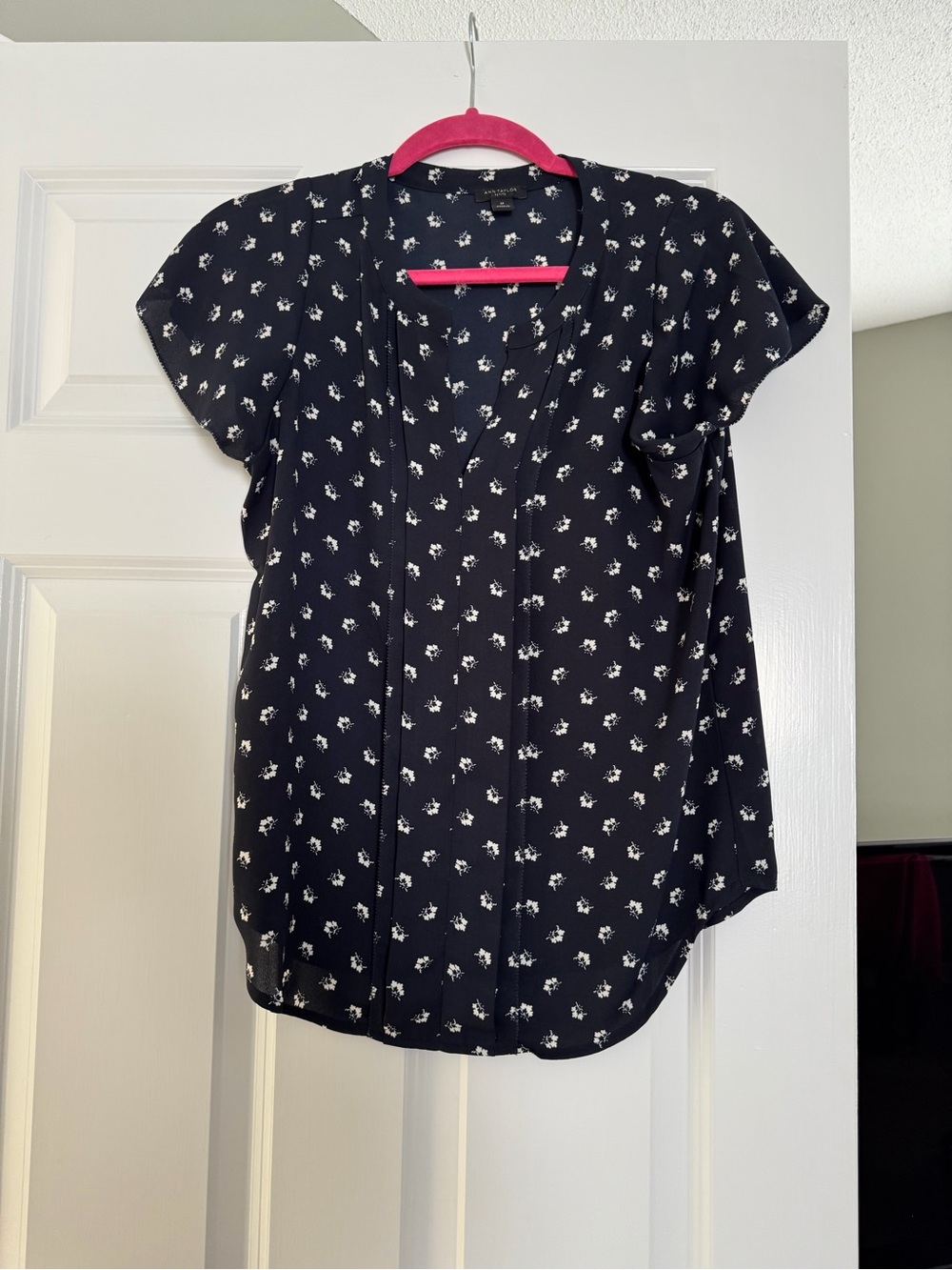Ann Taylor Black Floral Flutter-Sleeve V-Neck Blouse